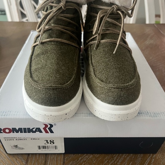 Romika White and Green Winter Rain Boots with Fur Lining - Picture 8 of 8